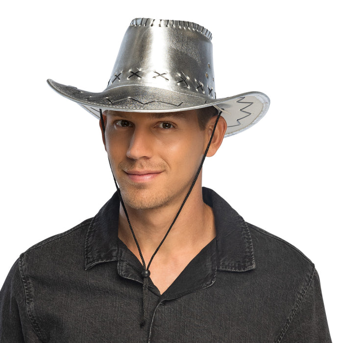 Cowboy Hattu, Hopea